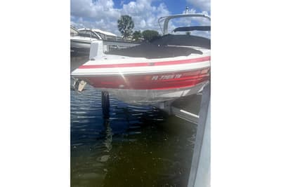 BOATZON | Crownline 270 XSS 2022