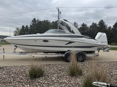 BOATZON | Crownline 270 XSS 2025