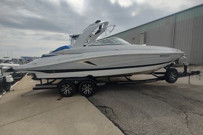 BOATZON | Crownline 280 SS 2022