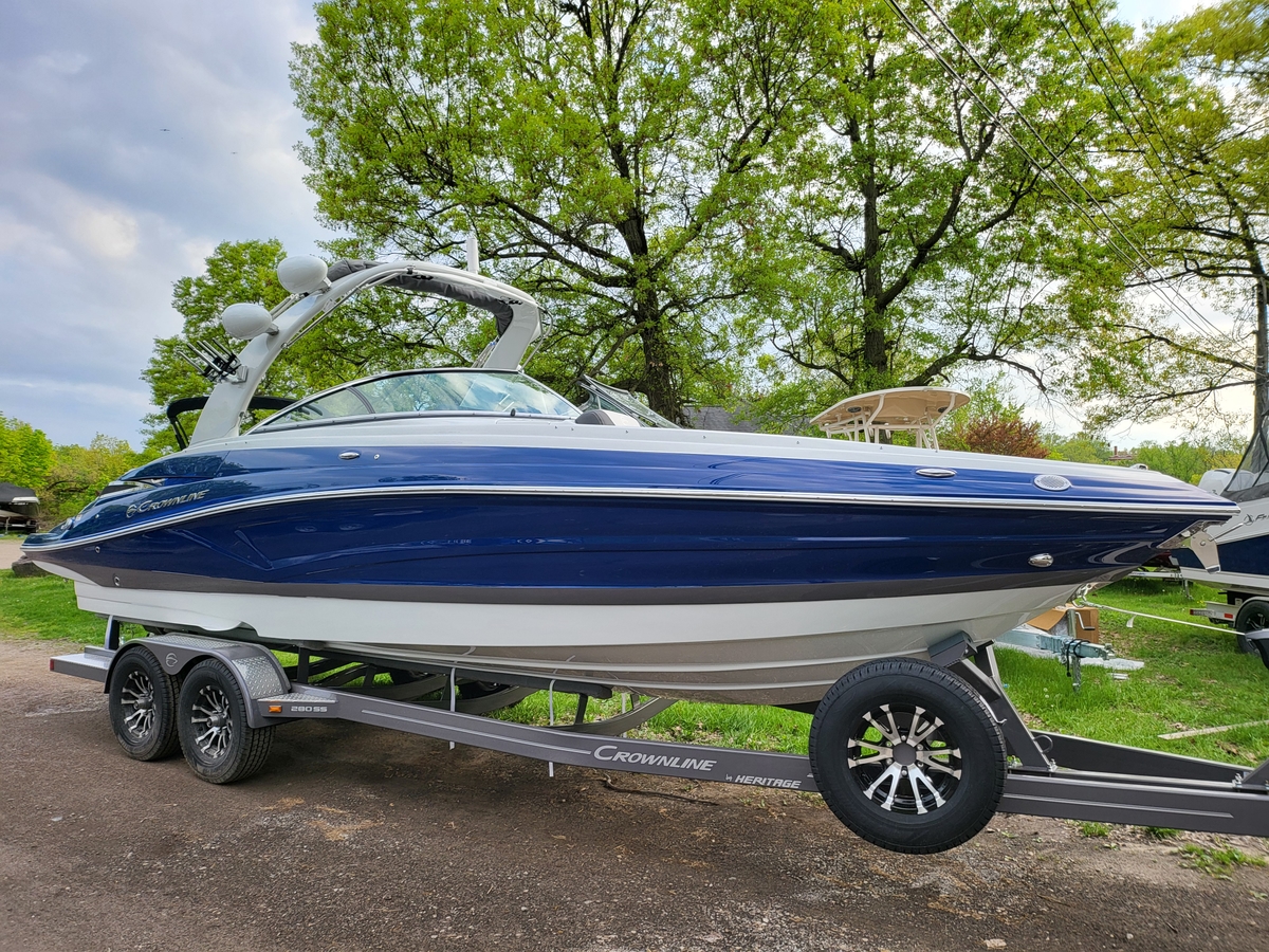 2024 Crownline Crownline 280 SS w 350 HP Mercruiser  Matching Trailer 2024 - Sold Boat