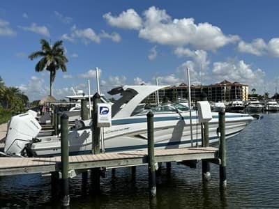 BOATZON | Crownline 318 XSS 2026