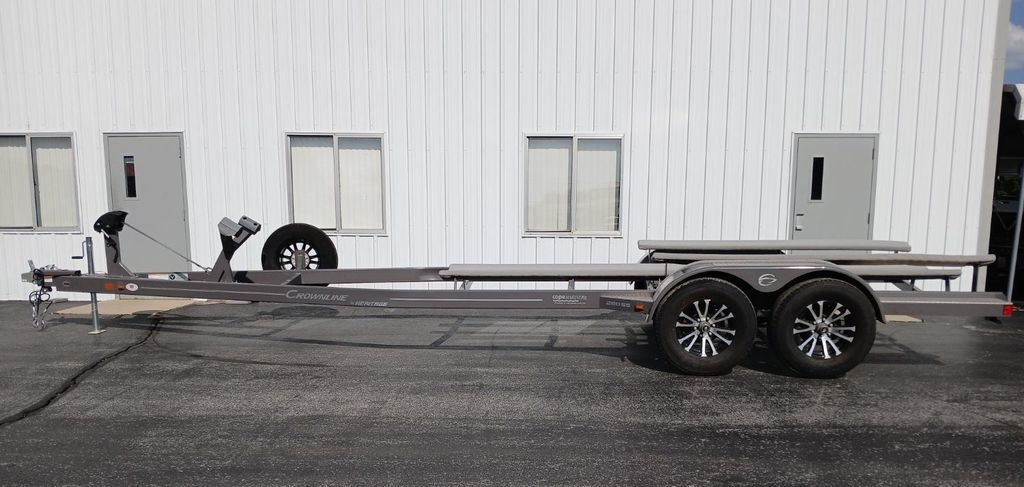 2024 Crownline CB27T2D - Sold Boat