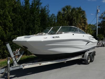 BOATZON | Crownline E215 XS 2023
