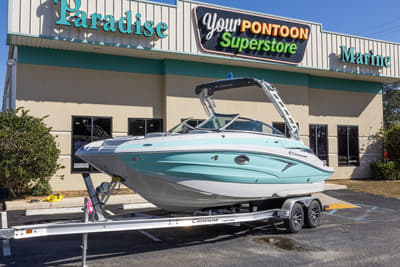 BOATZON | Crownline E240 XS 2026