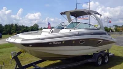 BOATZON | Crownline E255 2021