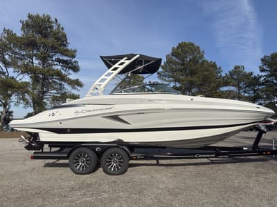BOATZON | Crownline E255 2026