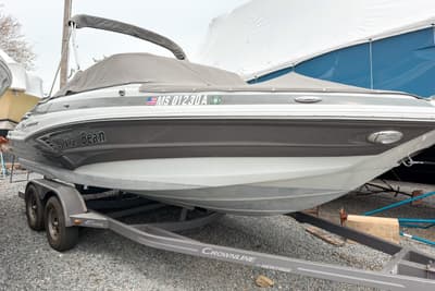 BOATZON | Crownline Eclipse E215 XS 2018
