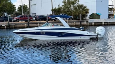 BOATZON | Crownline Eclipse E285 XS 2023