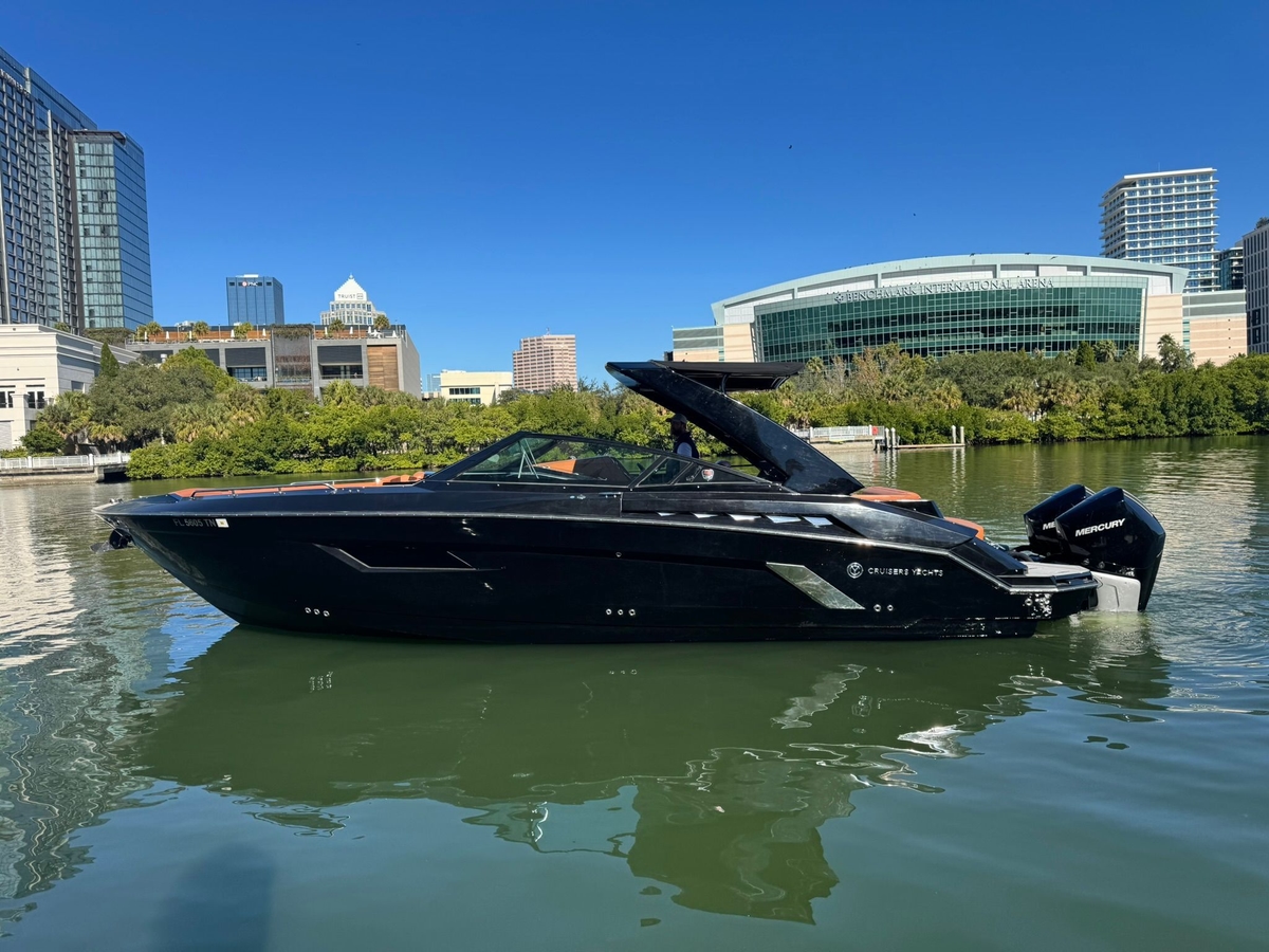 2022 Cruisers 338 OB South Beach Edition - Sold Boat