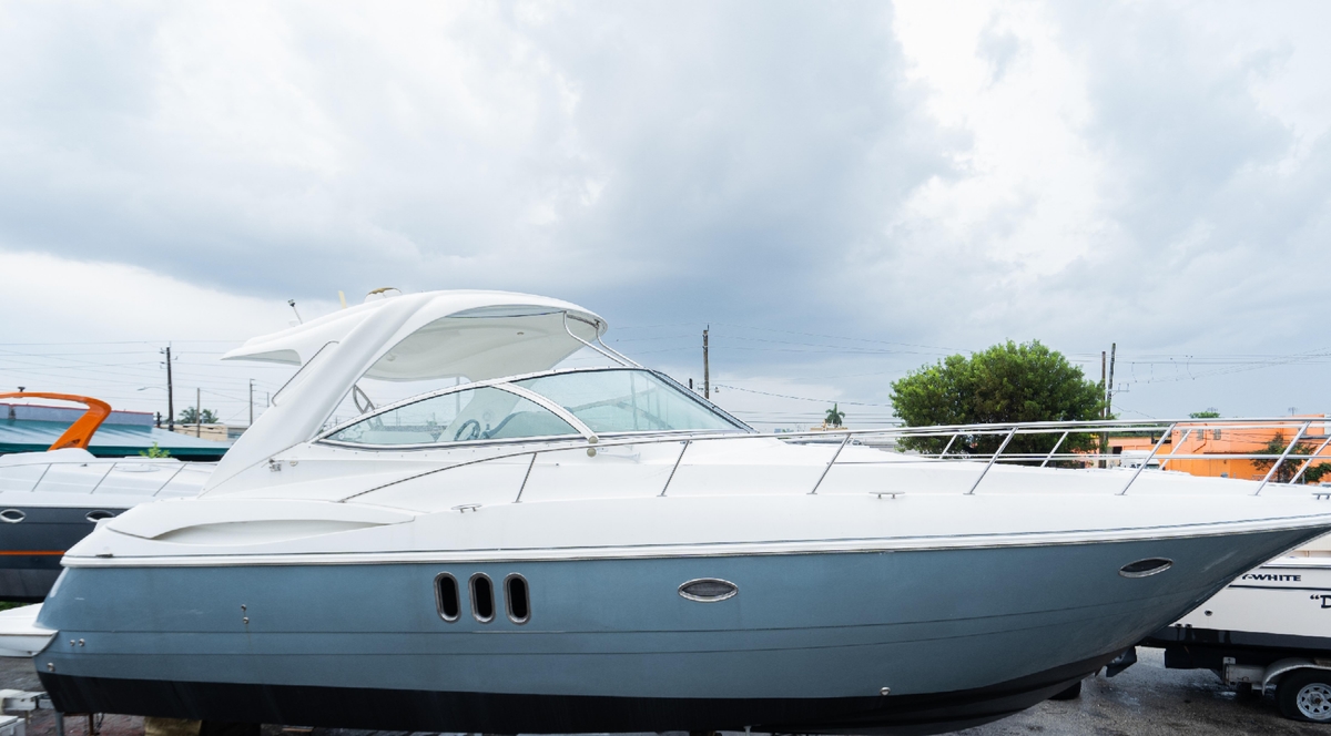 2008 Cruisers 420 Express - Sold Boat