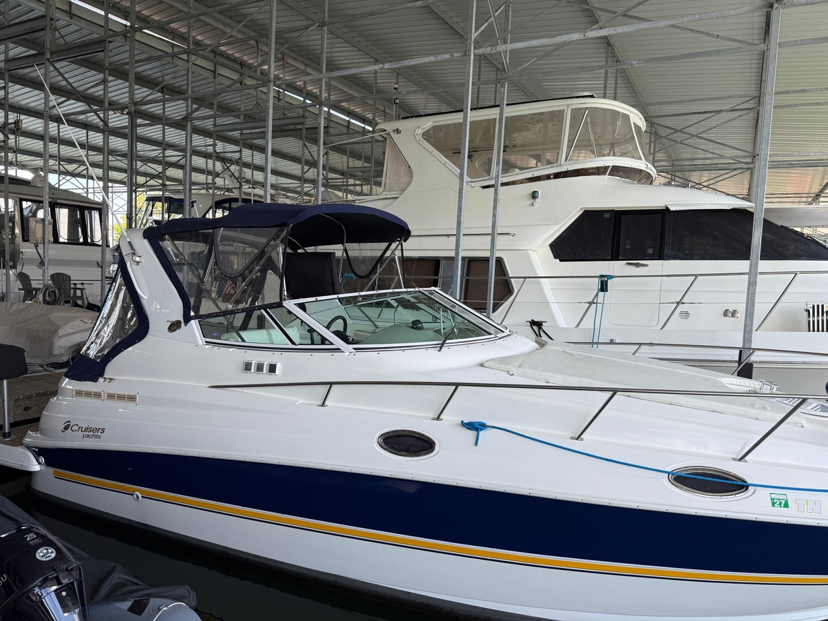 2004 Cruisers Yachts 280 Express - Sold Boat