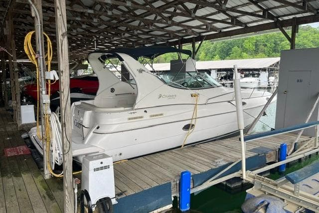 Cruisers Yachts 3075 Express 1999