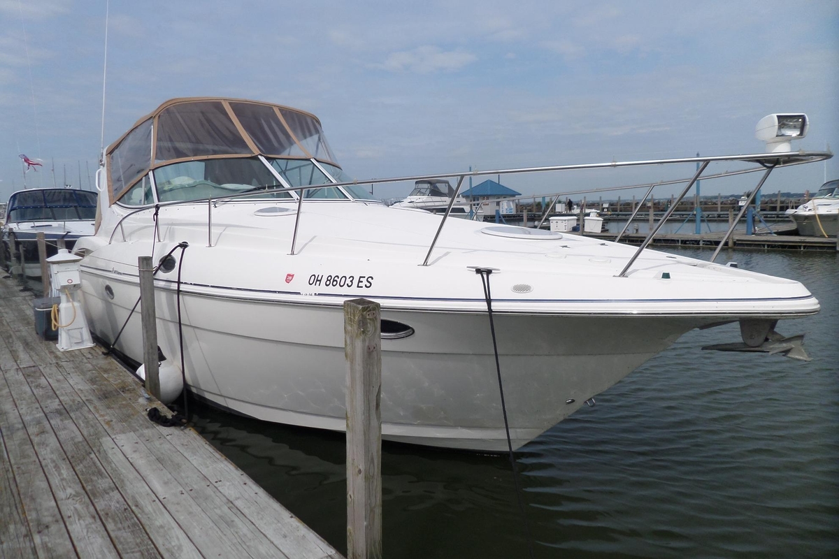 2003 Cruisers Yachts 3275 Express - Sold Boat