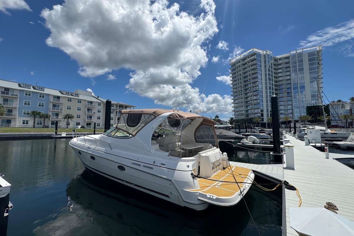 2003 Cruisers Yachts 3372 Express - Sold Boat