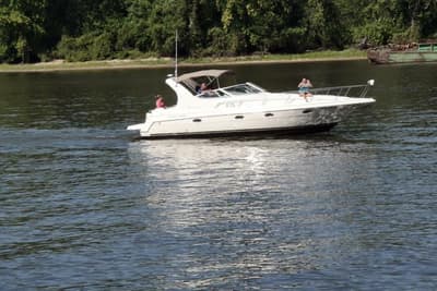 BOATZON | Cruisers Yachts 3372 Express 2004