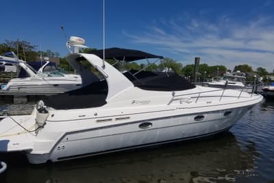 BOATZON | Cruisers Yachts 3375 Express 2000