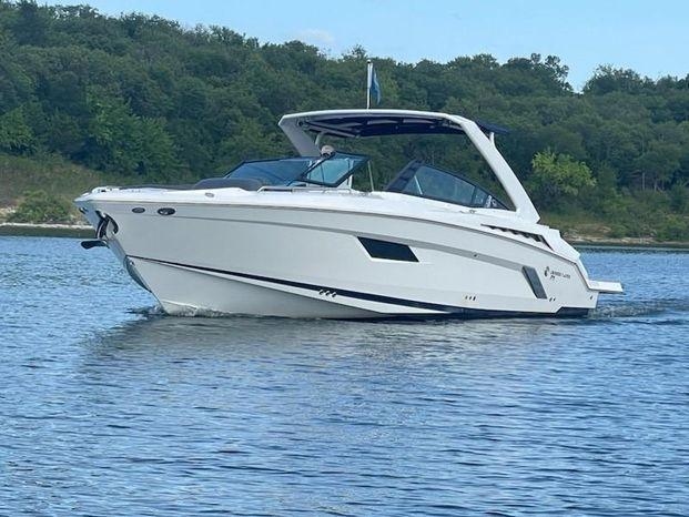 2019 Cruisers Yachts 338 - Sold Boat