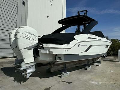BOATZON | Cruisers Yachts 338 2019