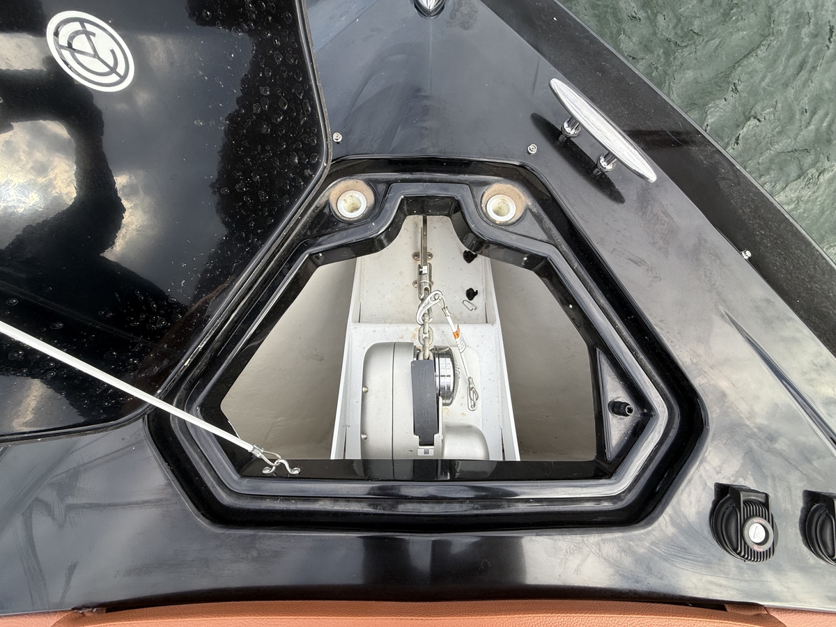 2022 Cruisers Yachts 338 CX SB - Sold Boat