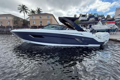 BOATZON | Cruisers Yachts 338 Outboard 2019 BOATZON | Cruisers Yachts 338 Outboard 2019