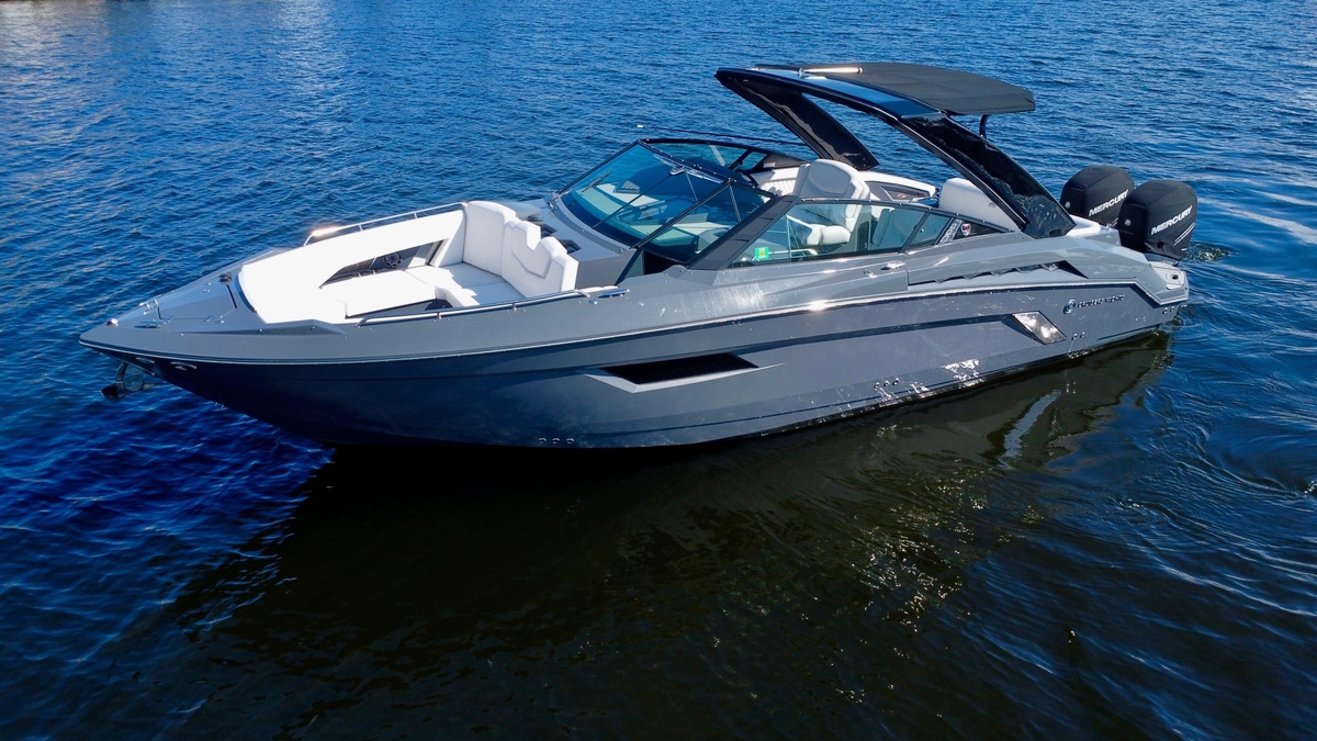 2021 Cruisers Yachts 338 Outboard - Sold Boat