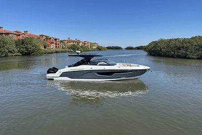 BOATZON | Cruisers Yachts 34 GLS Outboard 2024 BOATZON | Cruisers Yachts 34 GLS Outboard 2024