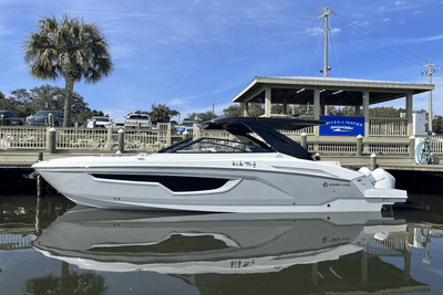 BOATZON | Cruisers Yachts 34 GLS Outboard 2025