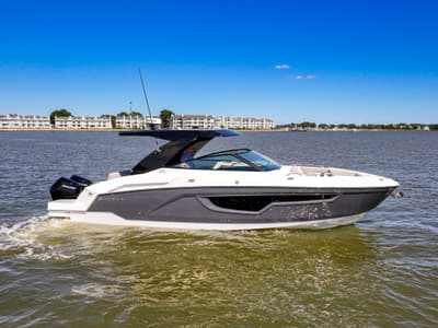 BOATZON | Cruisers Yachts 34 GLS Outboard 2026