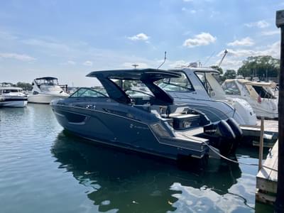 BOATZON | Cruisers Yachts 34 GLS South Beach Outboard 2023 BOATZON | Cruisers Yachts 34 GLS South Beach Outboard 2023