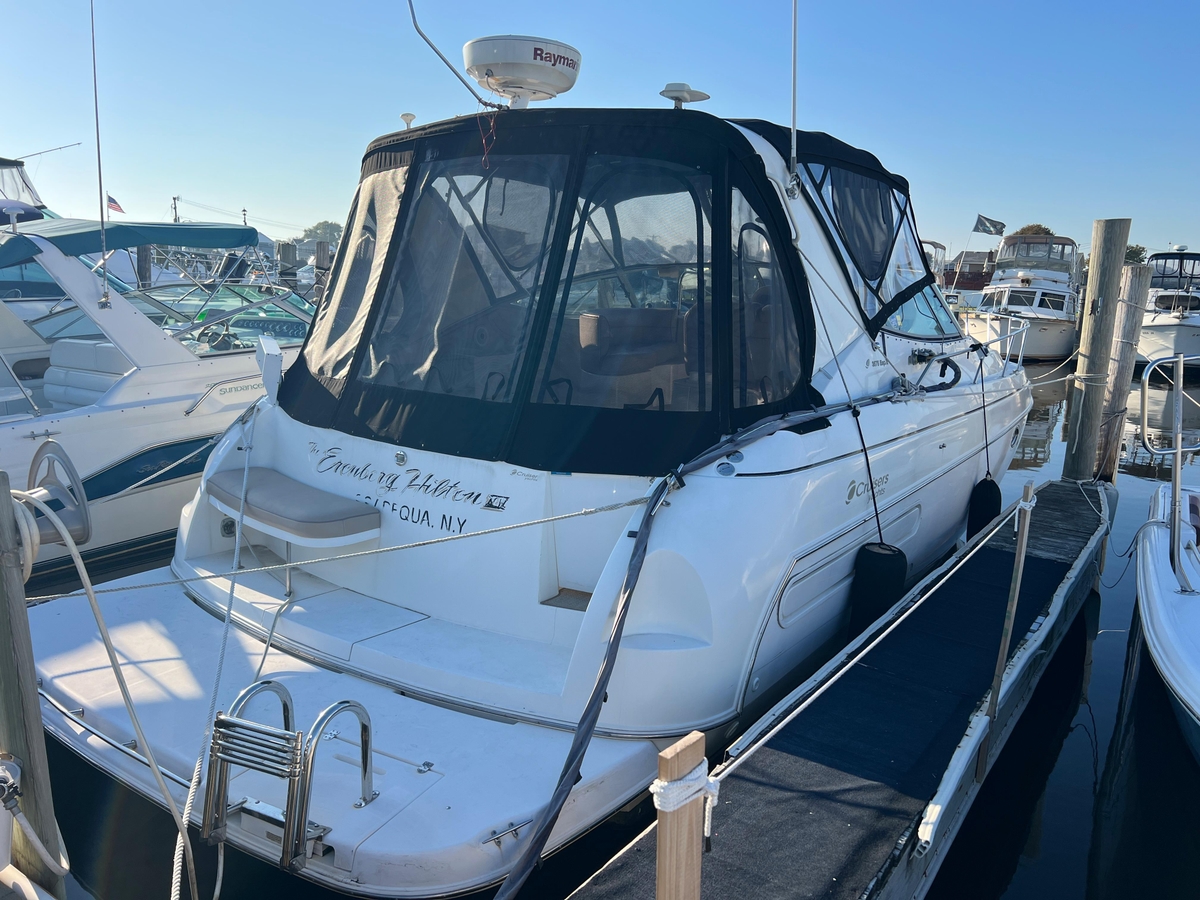 1999 Cruisers Yachts 3575 Esprit - Sold Boat