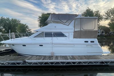 BOATZON | Cruisers Yachts 3650 Aft Cabin 1997