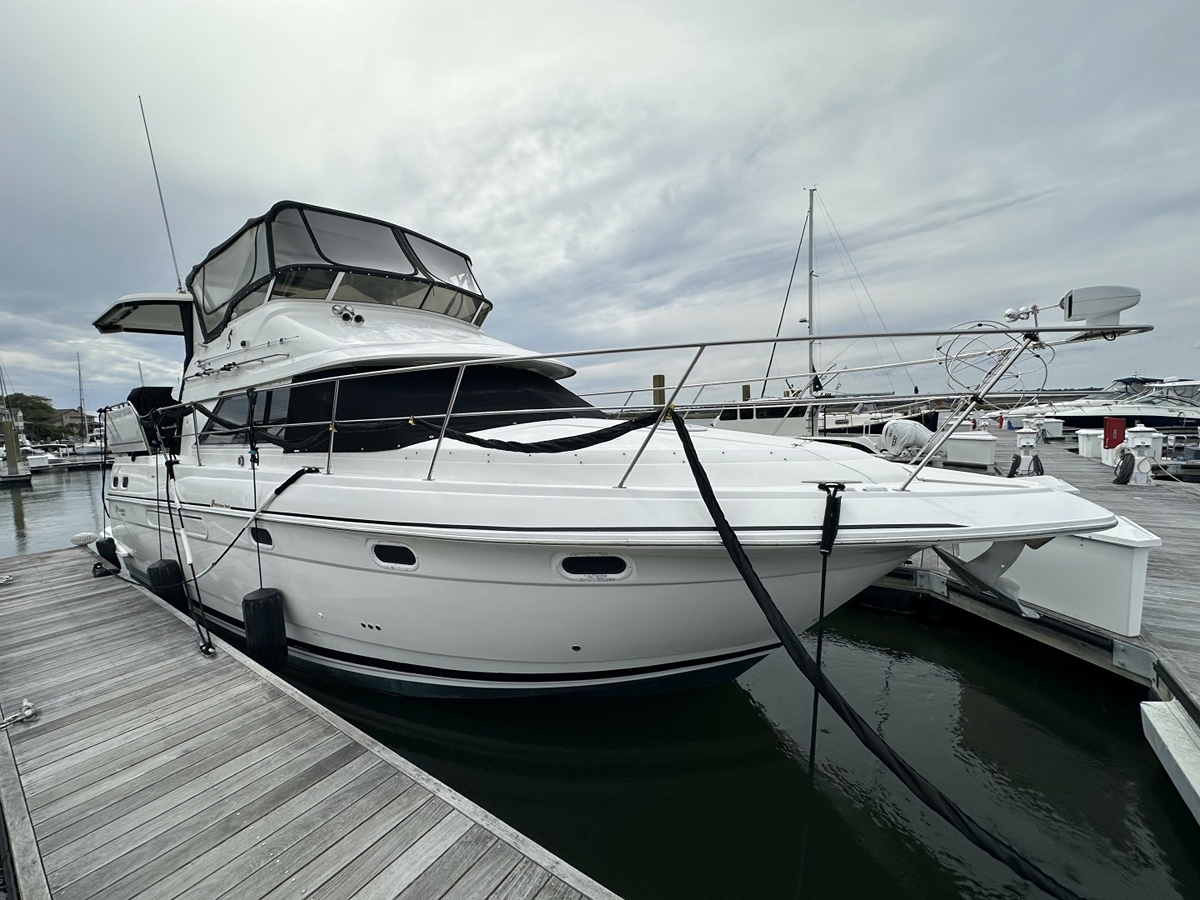 1998 Cruisers Yachts 3650 Aft Cabin - Sold Boat