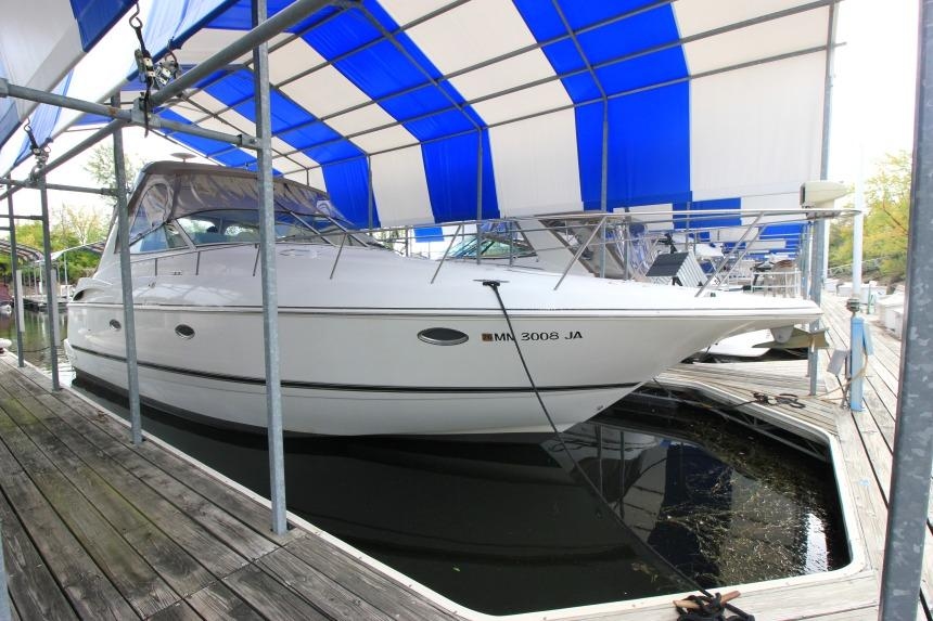 2000 Cruisers Yachts 3672 Express - Sold Boat