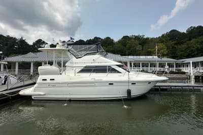 BOATZON | Cruisers Yachts 375 Motoryacht 2005