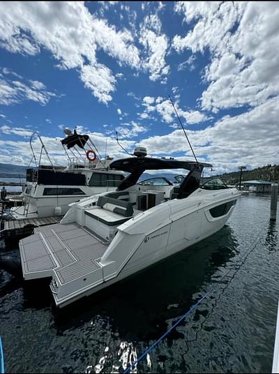 BOATZON | Cruisers Yachts 38 GLS IO 2020 BOATZON | Cruisers Yachts 38 GLS IO 2020