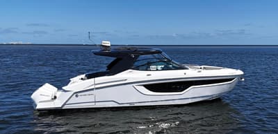 BOATZON | Cruisers Yachts 38 GLS OB 2020