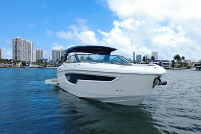 BOATZON | Cruisers Yachts 38 GLS OB 2022