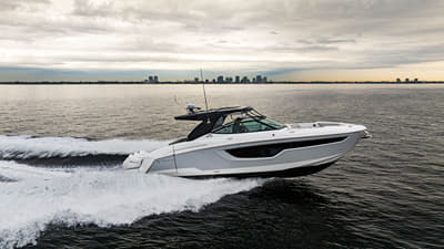 BOATZON | Cruisers Yachts 38 GLS OB 2024