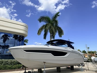 BOATZON | Cruisers Yachts 38 GLS OB 2024