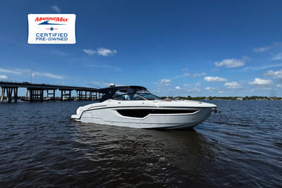 BOATZON | Cruisers Yachts 38 GLS South Beach Outboard 2024
