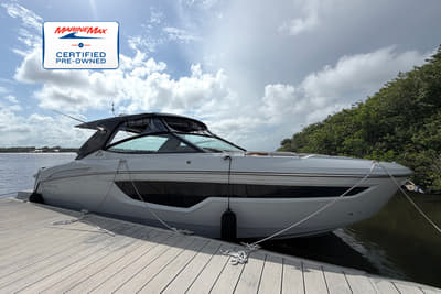 BOATZON | Cruisers Yachts 38 GLS South Beach Outboard 2024