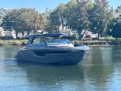 BOATZON | Cruisers Yachts 38 GLSOB 2024