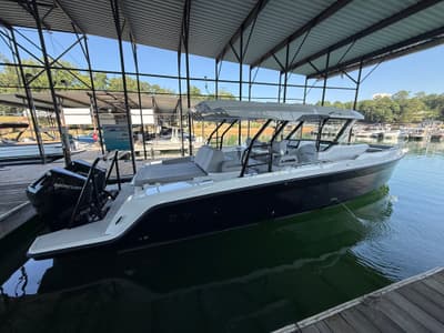 BOATZON | Cruisers Yachts 38 VTR 2026