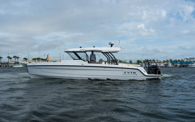 BOATZON | Cruisers Yachts 38 VTR 2026