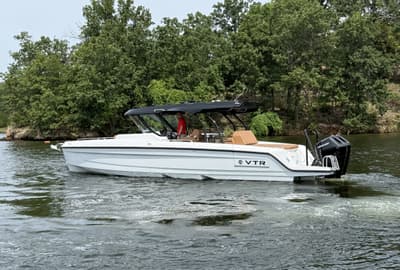 BOATZON | Cruisers Yachts 38 VTR 2027