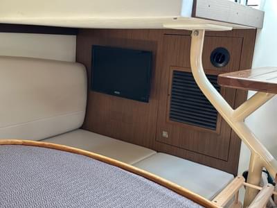 BOATZON | Cruisers Yachts 380 EXPRESS 2014