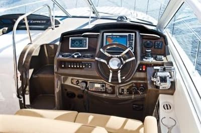 BOATZON | Cruisers Yachts 380 Express 2017