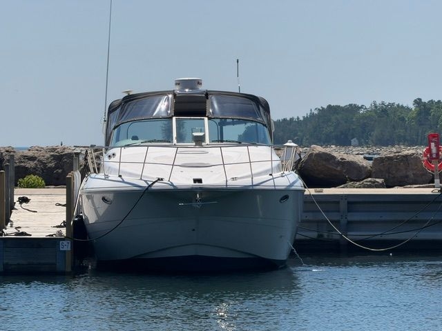 2000 Cruisers Yachts 3870 Express - Sold Boat