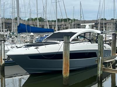 BOATZON | Cruisers Yachts 39 Express Coupe 2017 BOATZON | Cruisers Yachts 39 Express Coupe 2017