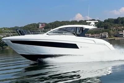 BOATZON | Cruisers Yachts 390 Express Coupe 2022 BOATZON | Cruisers Yachts 390 Express Coupe 2022